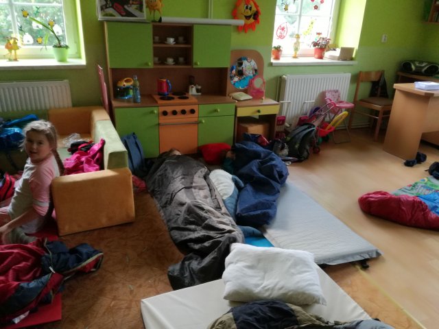 23_Spaní ve škole